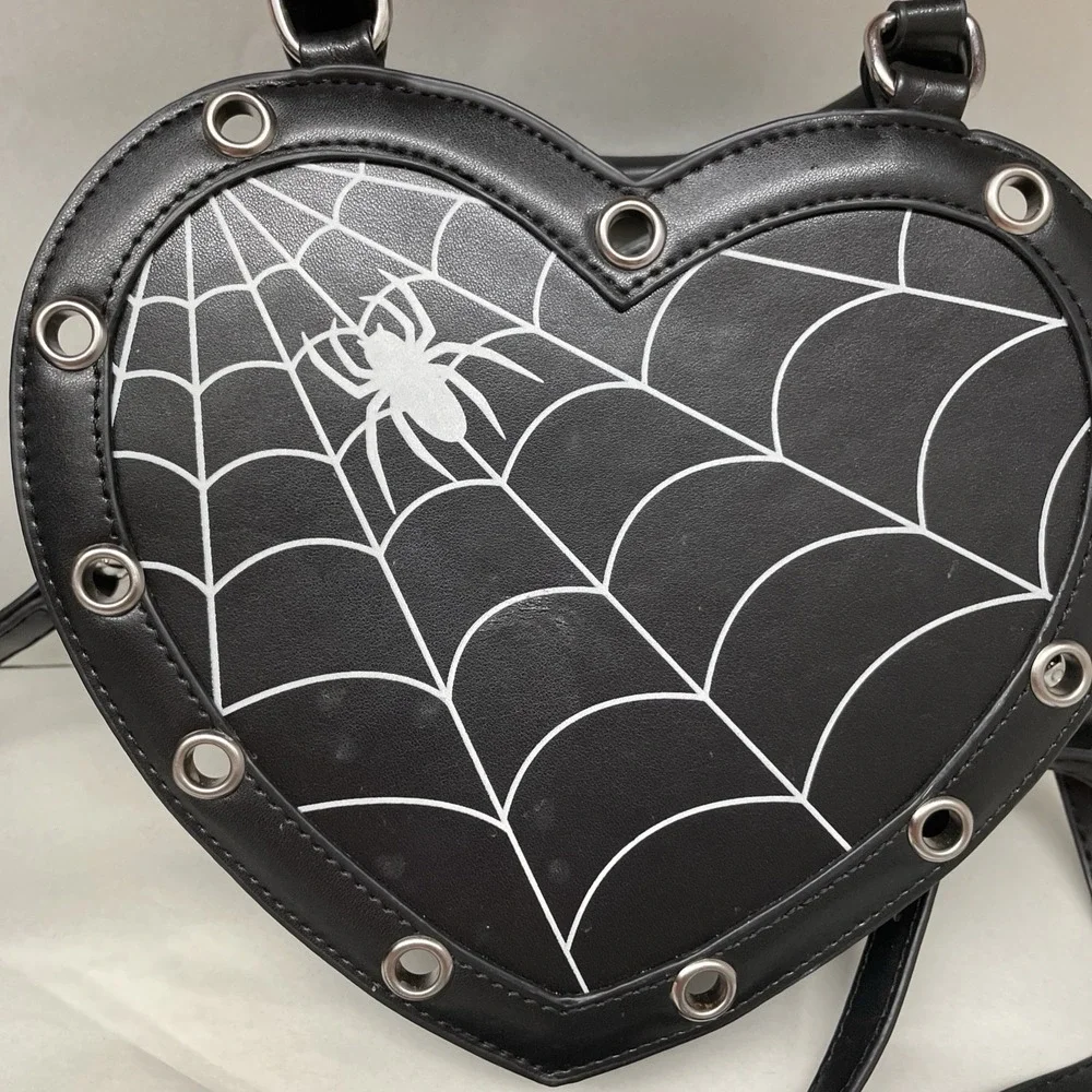 Gothic Style Heart Shaped Spiderweb Purse Black 12